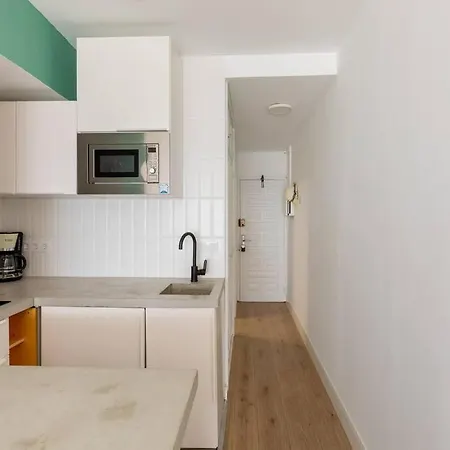 Daire Front Studio. Oceanview Terrace. Fastwifi *