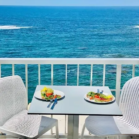 Front Studio. Oceanview Terrace. Fastwifi *