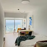 Apartament Front Studio. Oceanview Terrace. Fastwifi *
